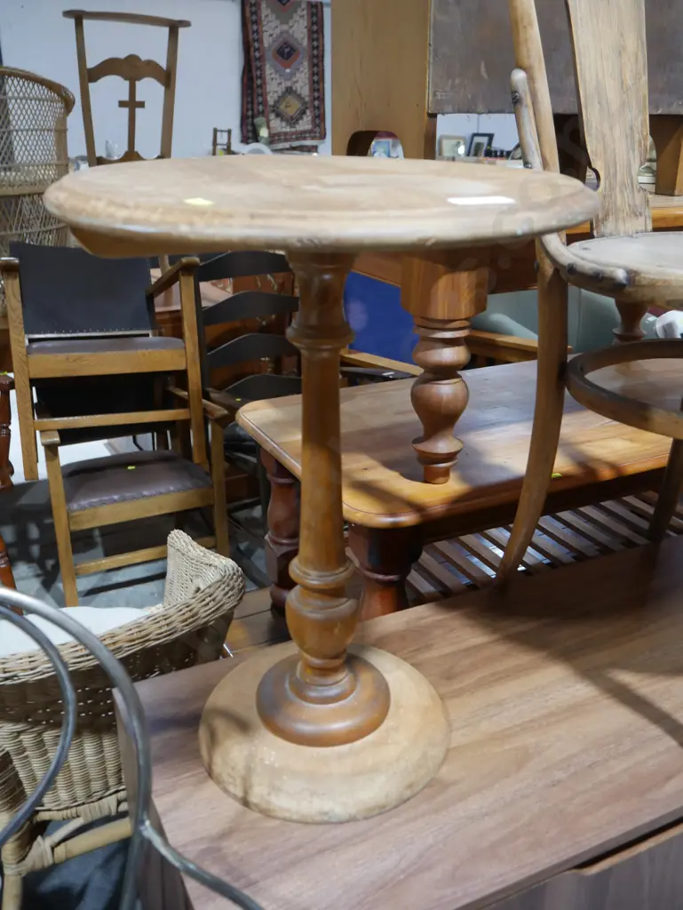 Wine table Image 1++