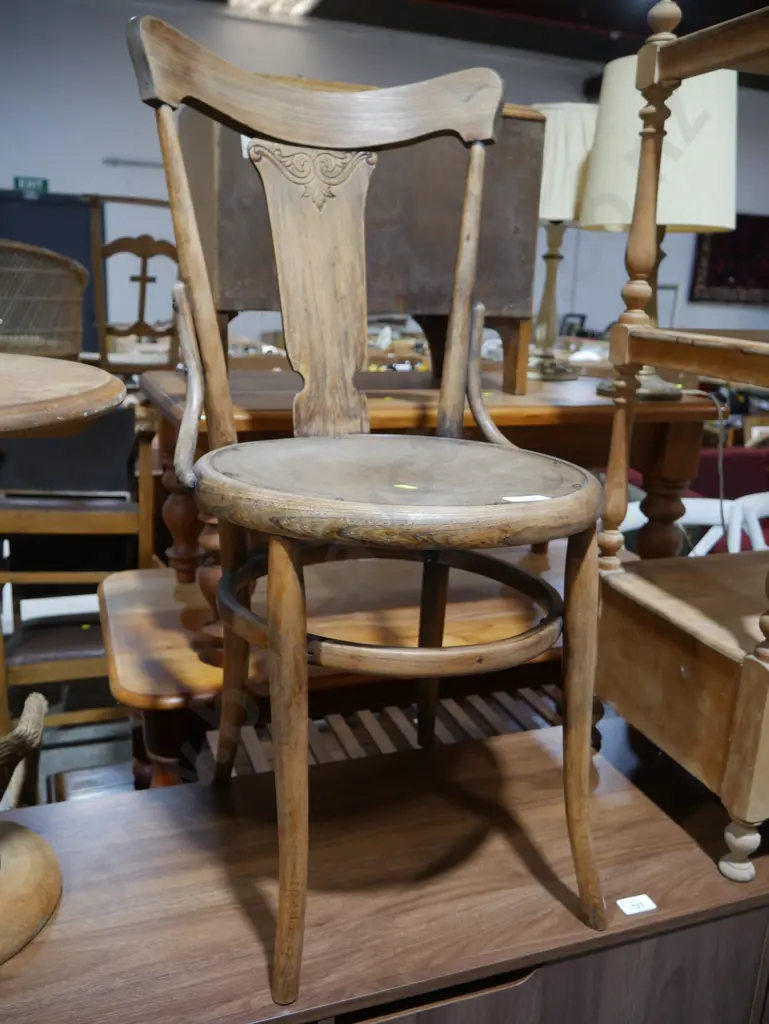 Bentwood dining chair Image 1++