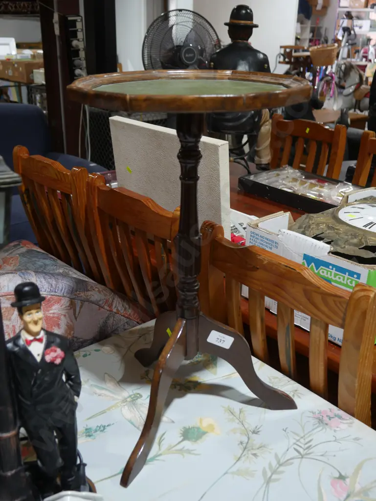 Wine table Image 1++