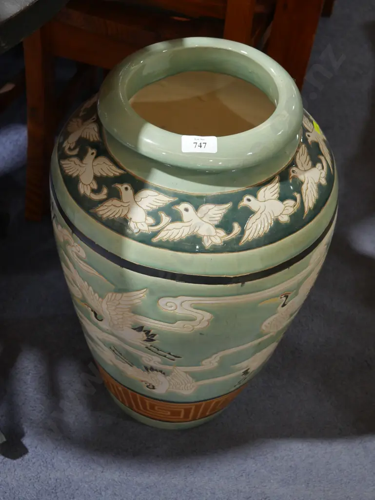 Large plant pot Image 1++