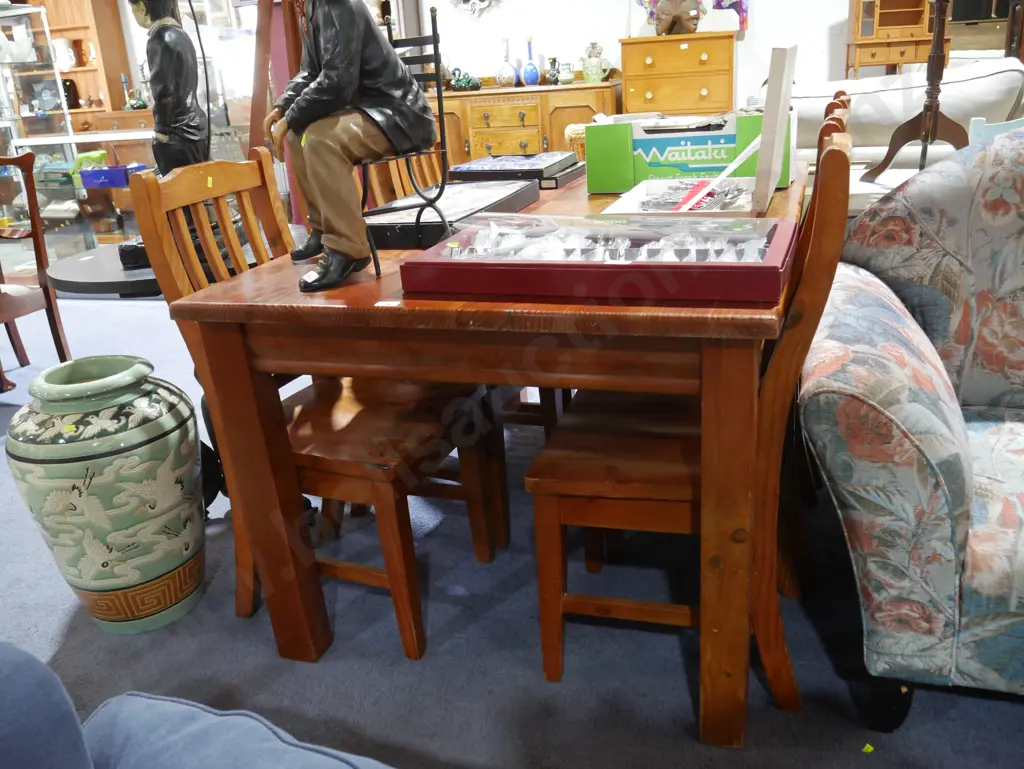 Solid wood dining table and 6 chairs Image 1++