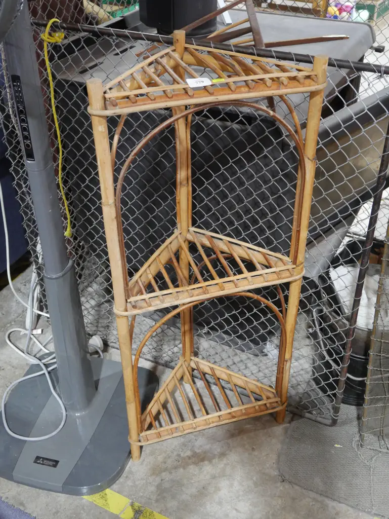 Cane corner stand Image 1++