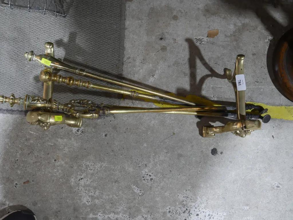 Brass fire set Image 1++