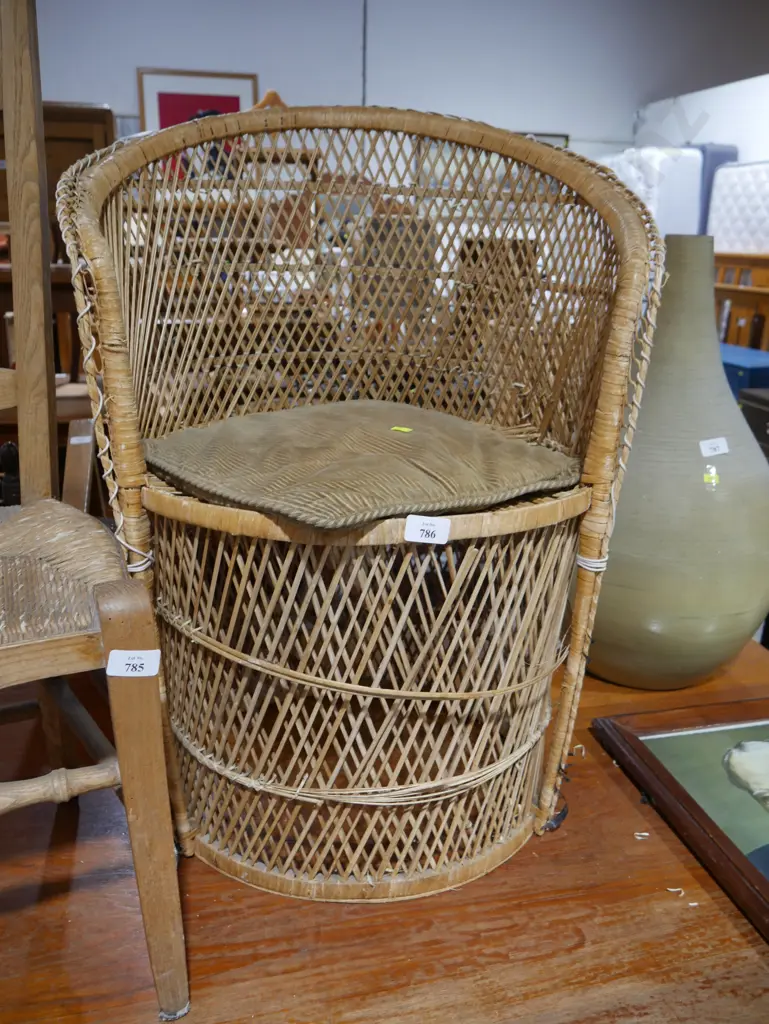 Cane chair Image 1++