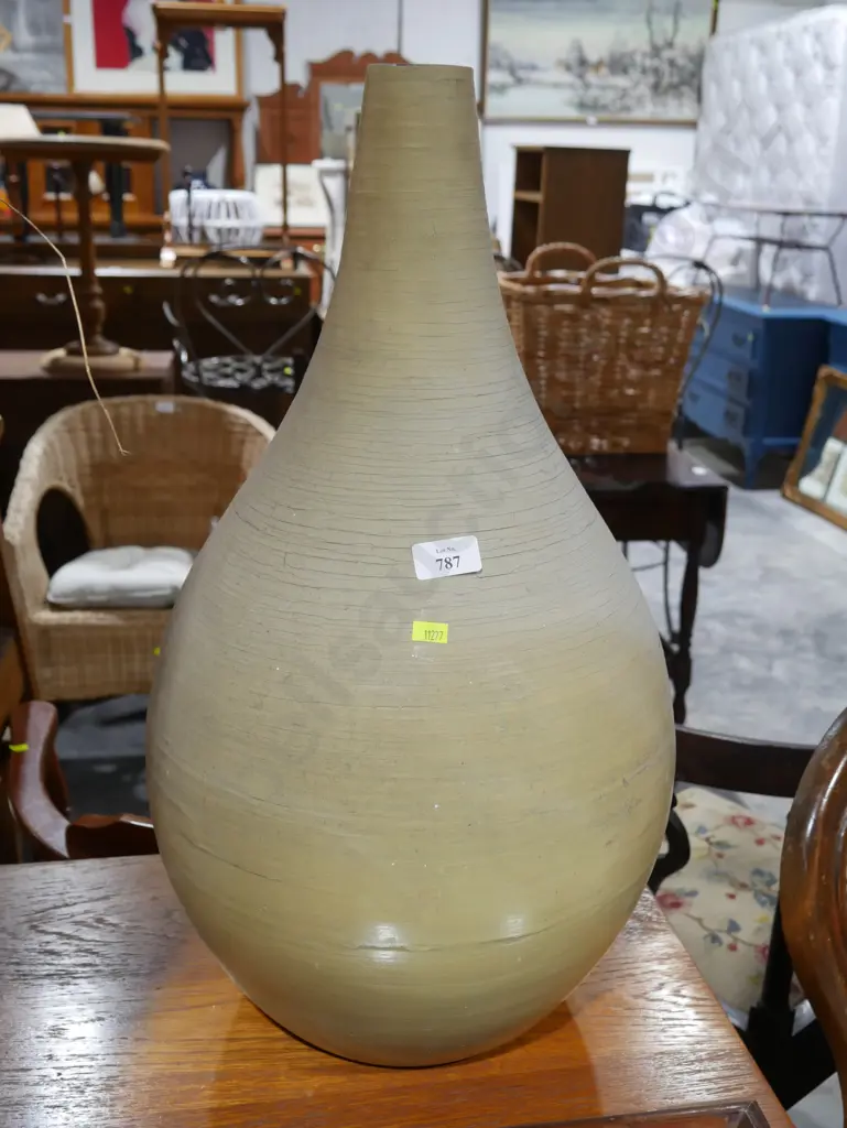 Large vase Image 1++