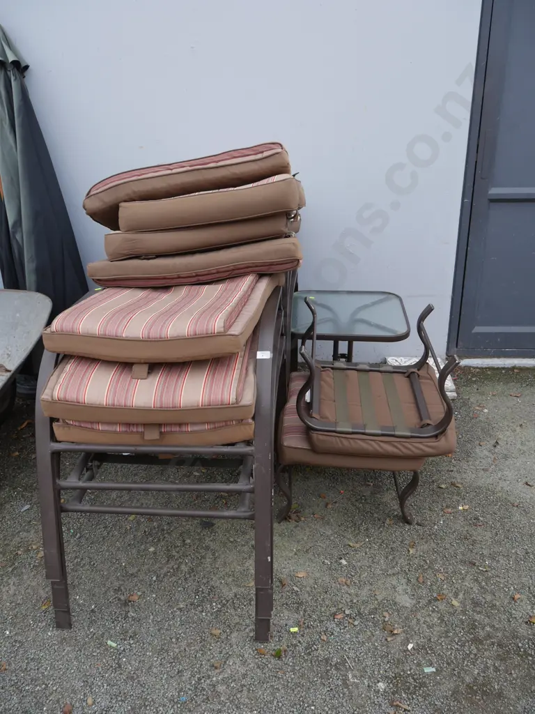 9 piece outdoor setting Image 1++