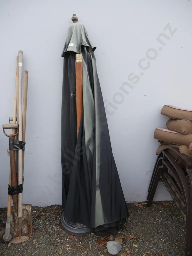 Sun umbrella Image 1++