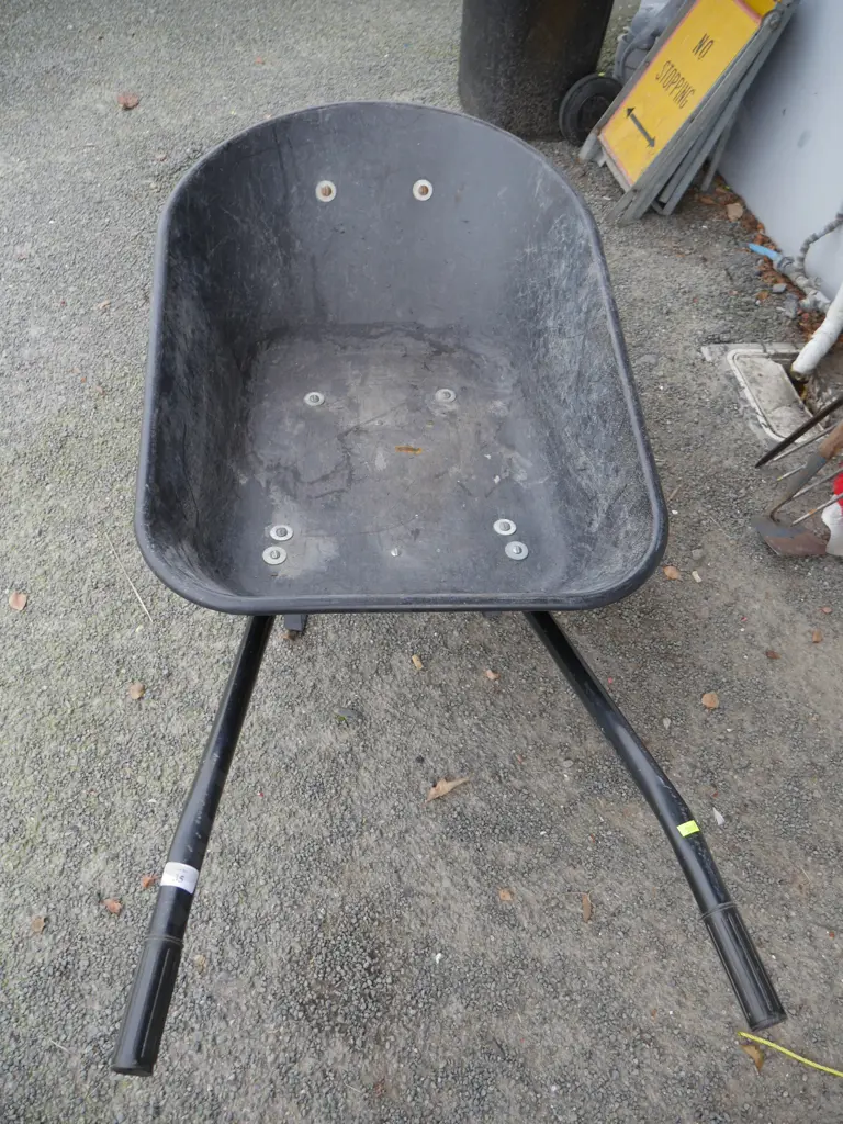 Wheelbarrow Image 1++