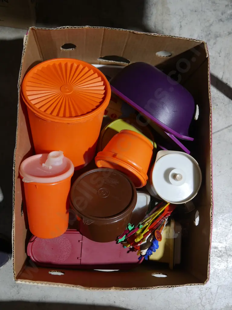 Tupperware containers etc Image 1++