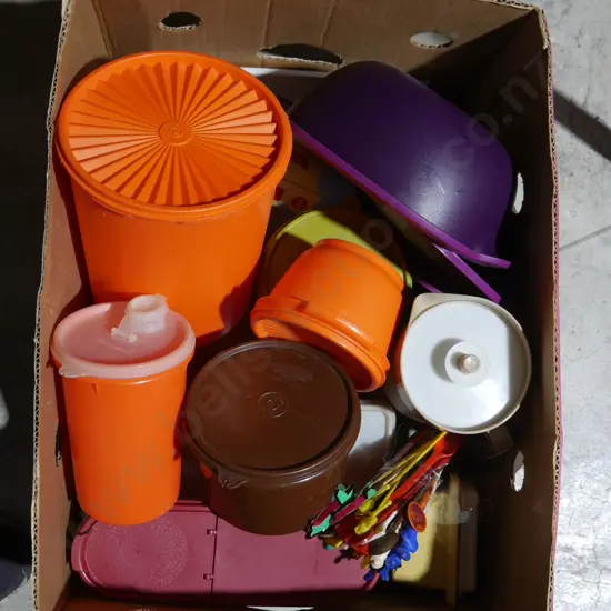 Tupperware containers etc