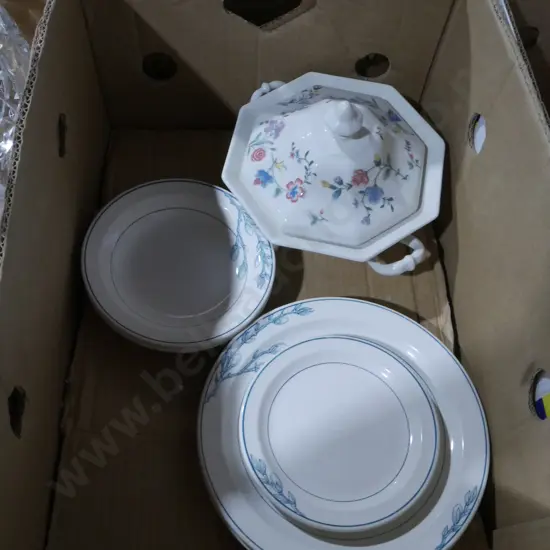 Crown Lynn plates etc