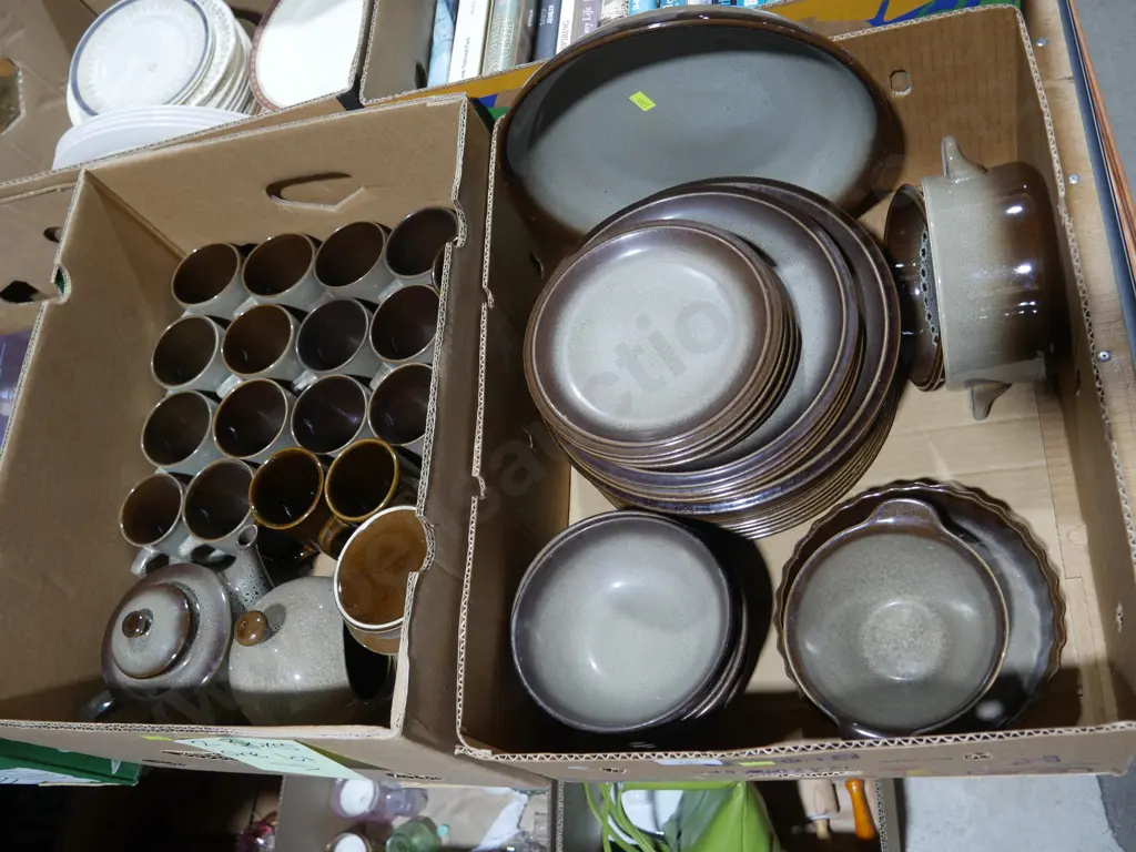 2 boxes of Temuka dinnerware Image 1++