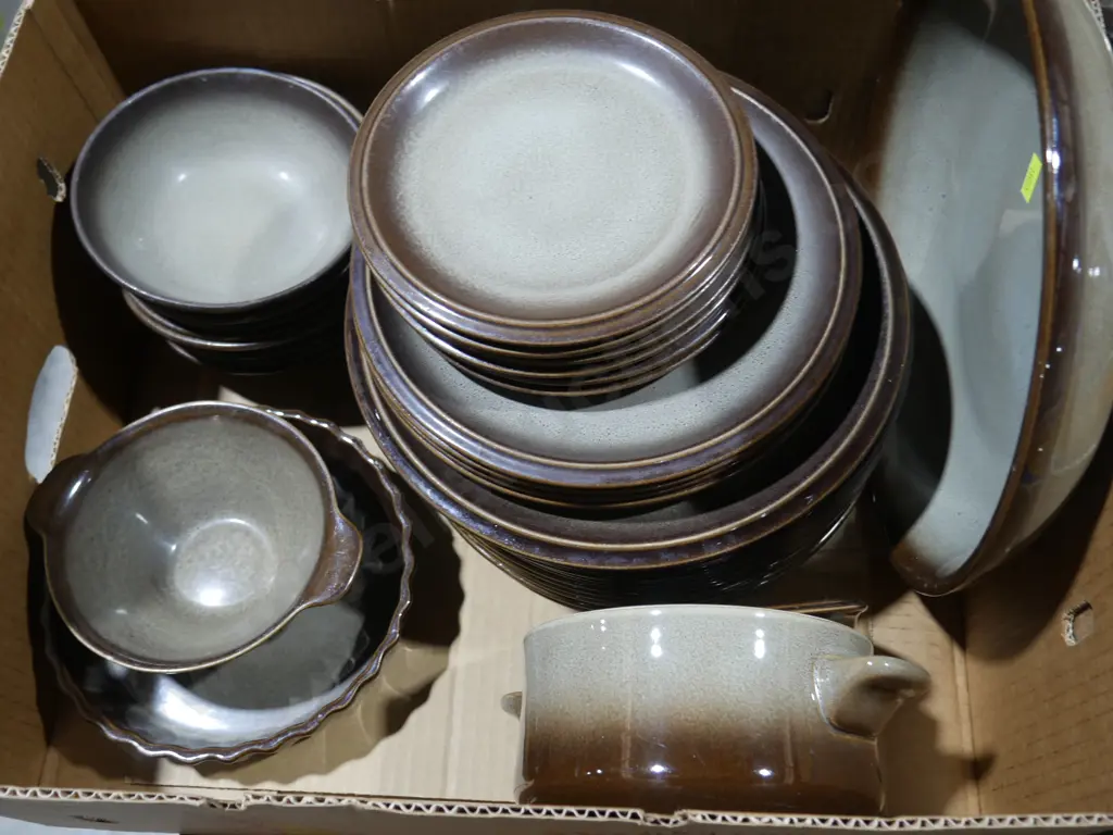 2 boxes of Temuka dinnerware Image 1++