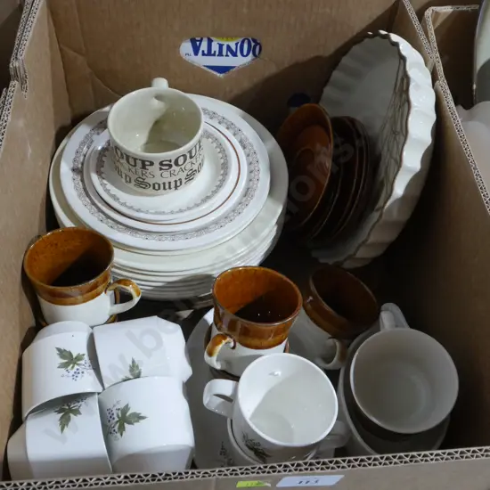 Box of New Zealand pottery china