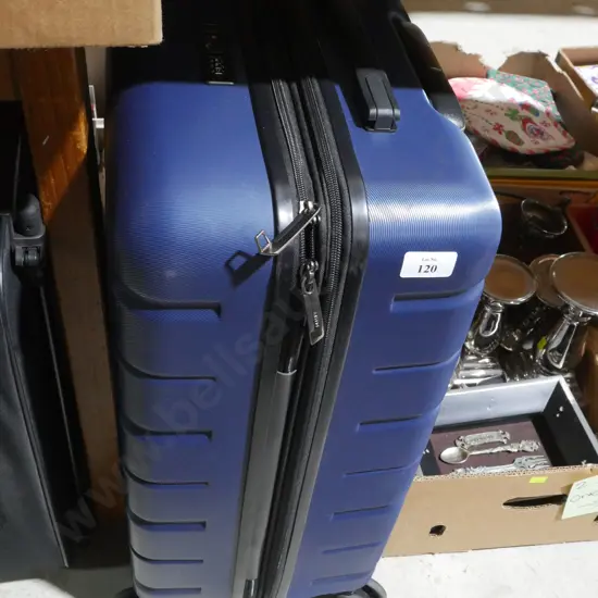 Hard shell suitcase