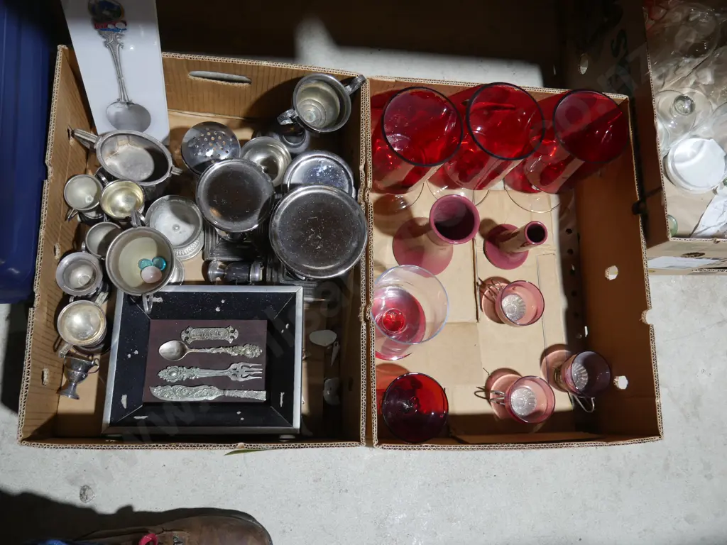 2 boxes of EPware and red glassware Image 1++