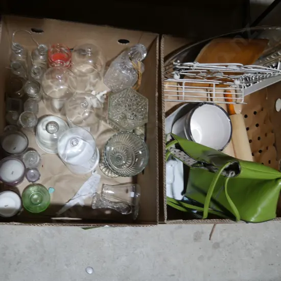 2 boxes of glassware etc