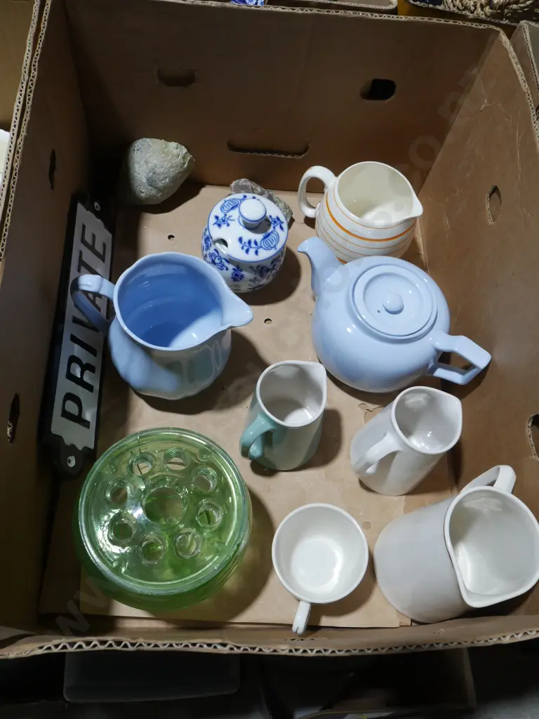 Jugs, teapot etc Image 1++