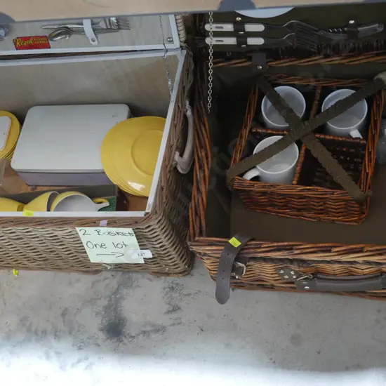 2 picnic baskets