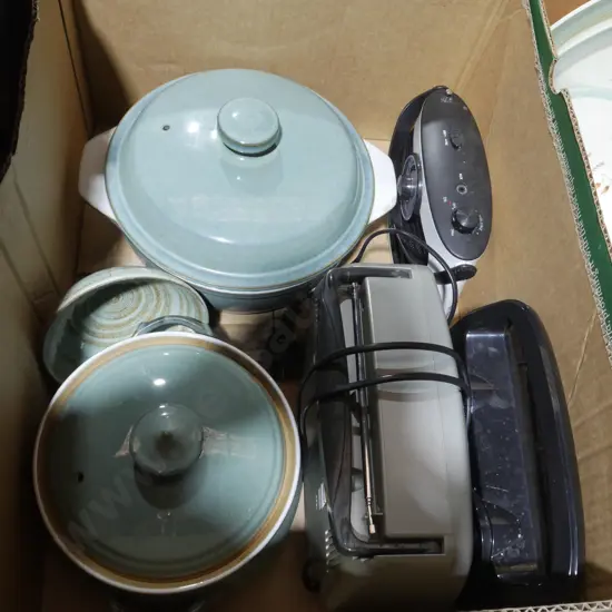 Casserole dishes, radio etc