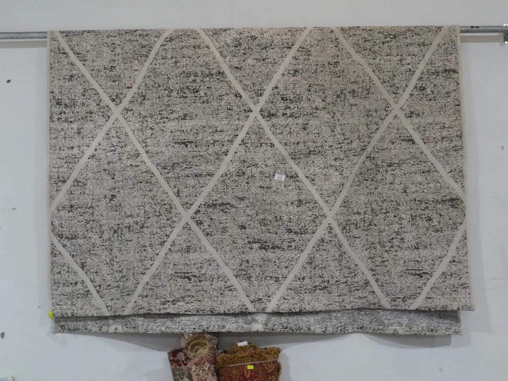Floor rug Image 1++