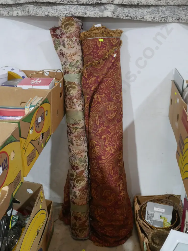 2 rolls of fabric Image 1++