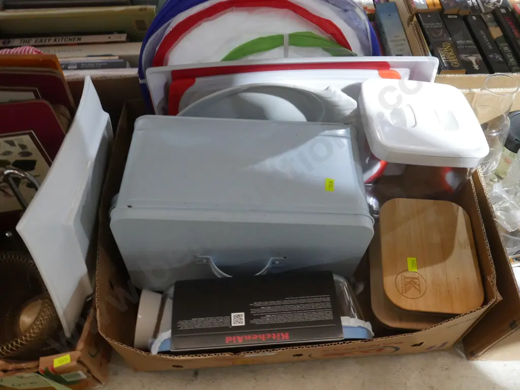 2 boxes of placemats, kitchen containers etc Image 1++