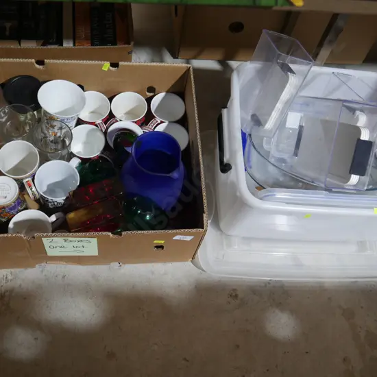 2 boxes of kitchenware
