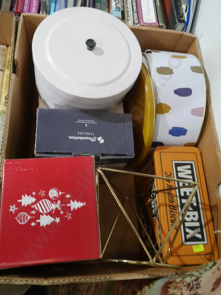 Tins, glasses Image 1++