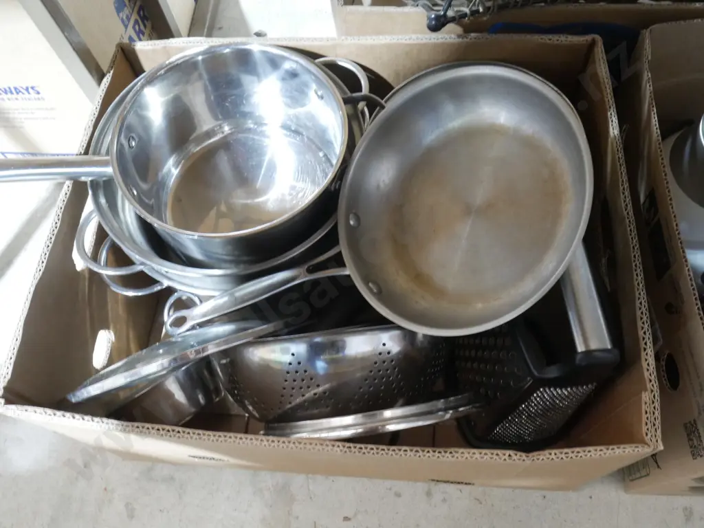 4 boxes of kitchenware Image 1++