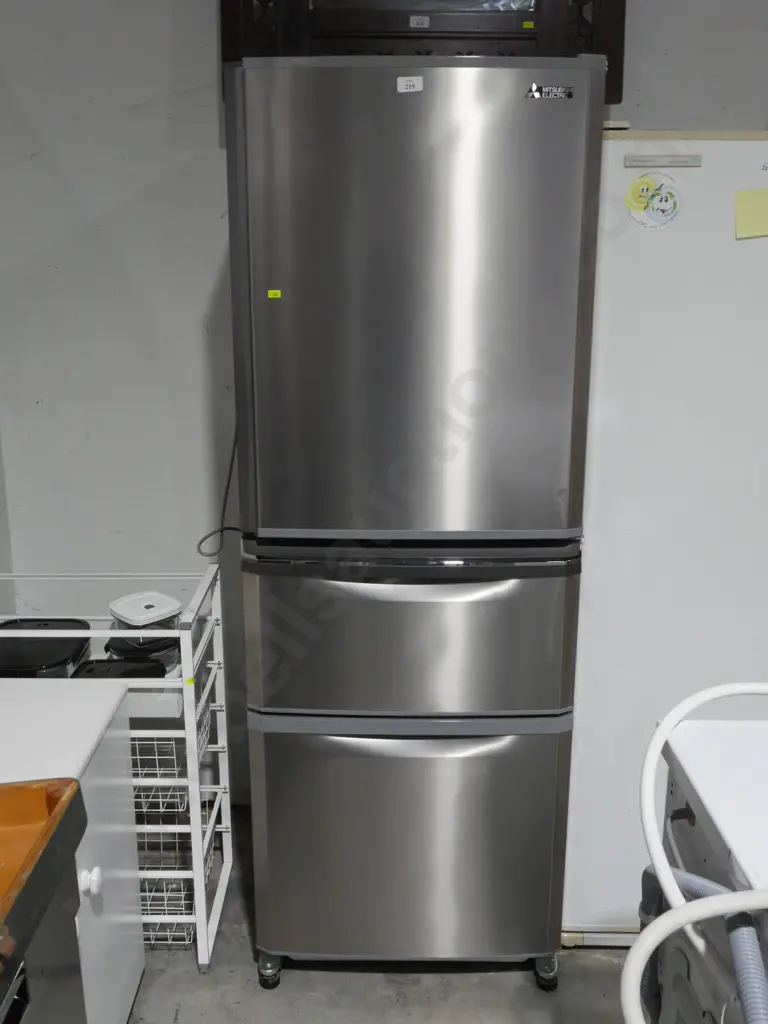 Mitsubishi stainless fridge freezer Image 1++