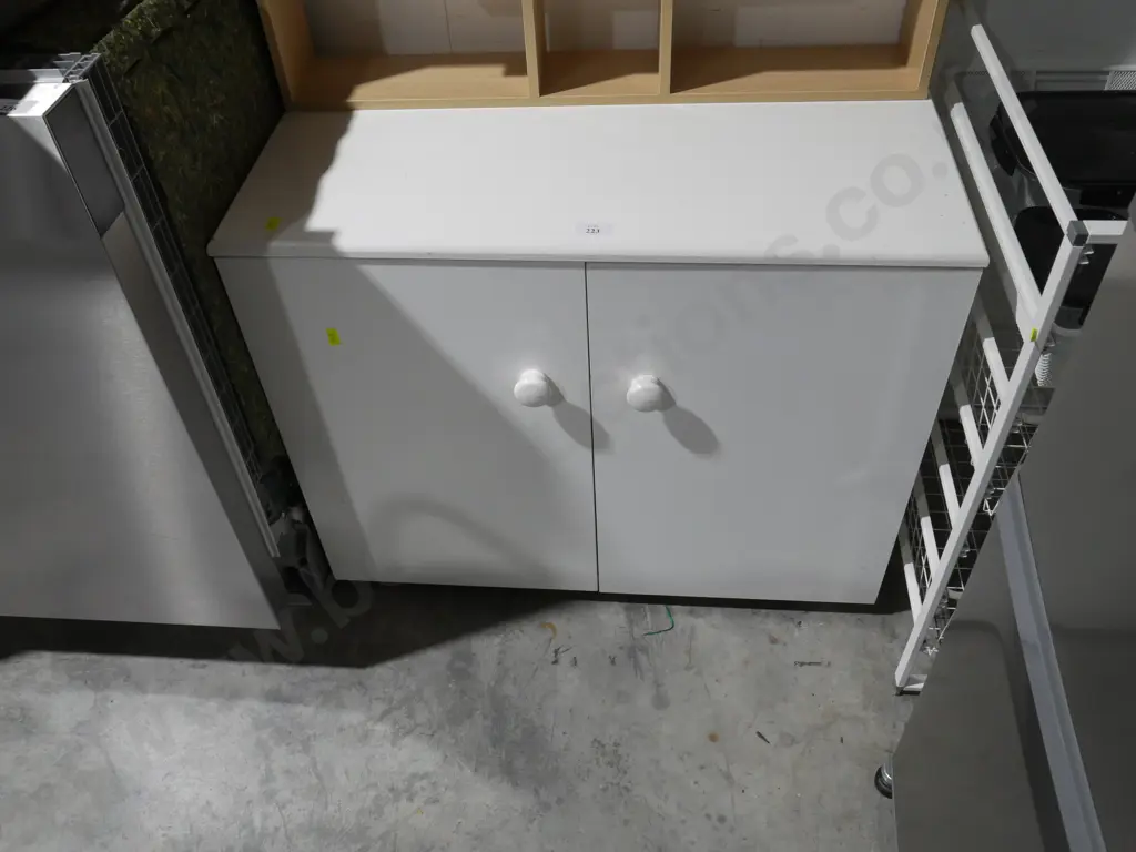 Small white cabinet Image 1++