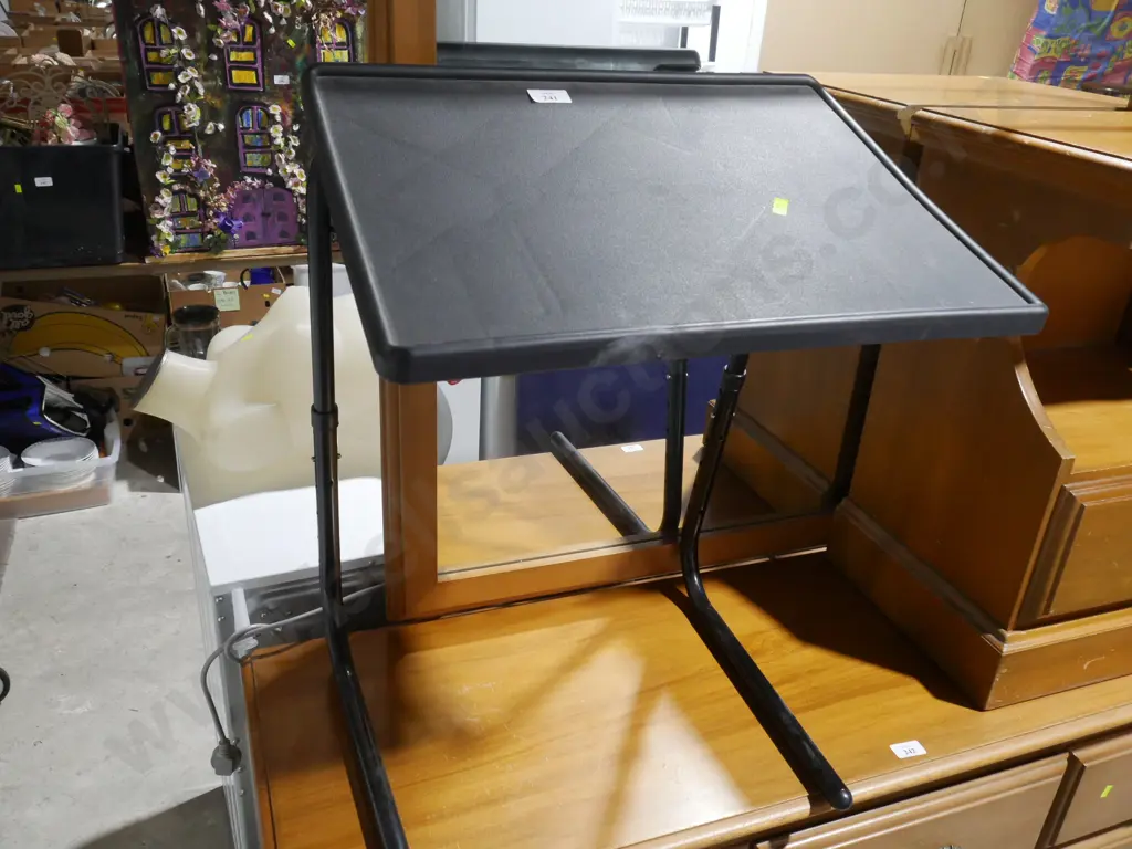 Folding table Image 1++