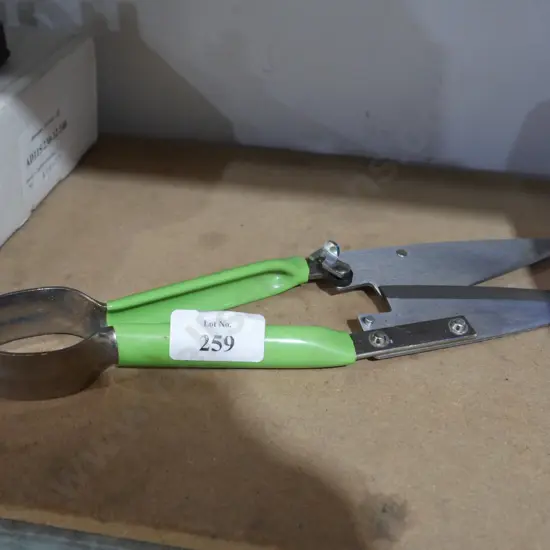 Garden shear