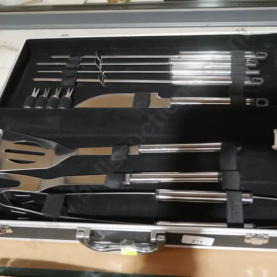 Bbq utensil set