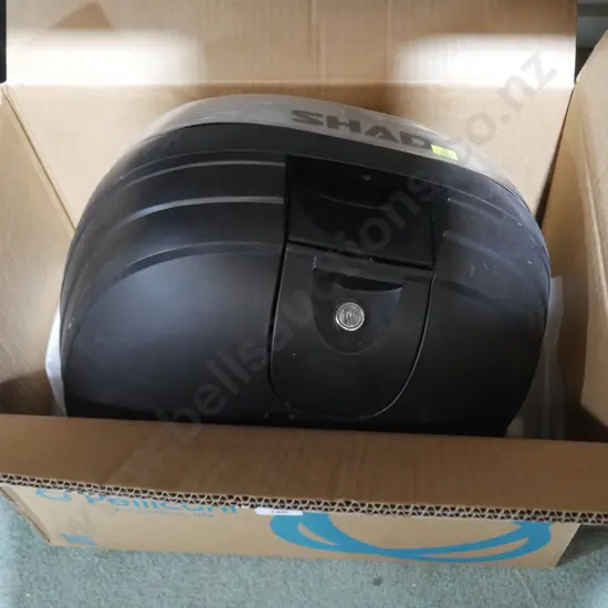 Shad motorcycle top case