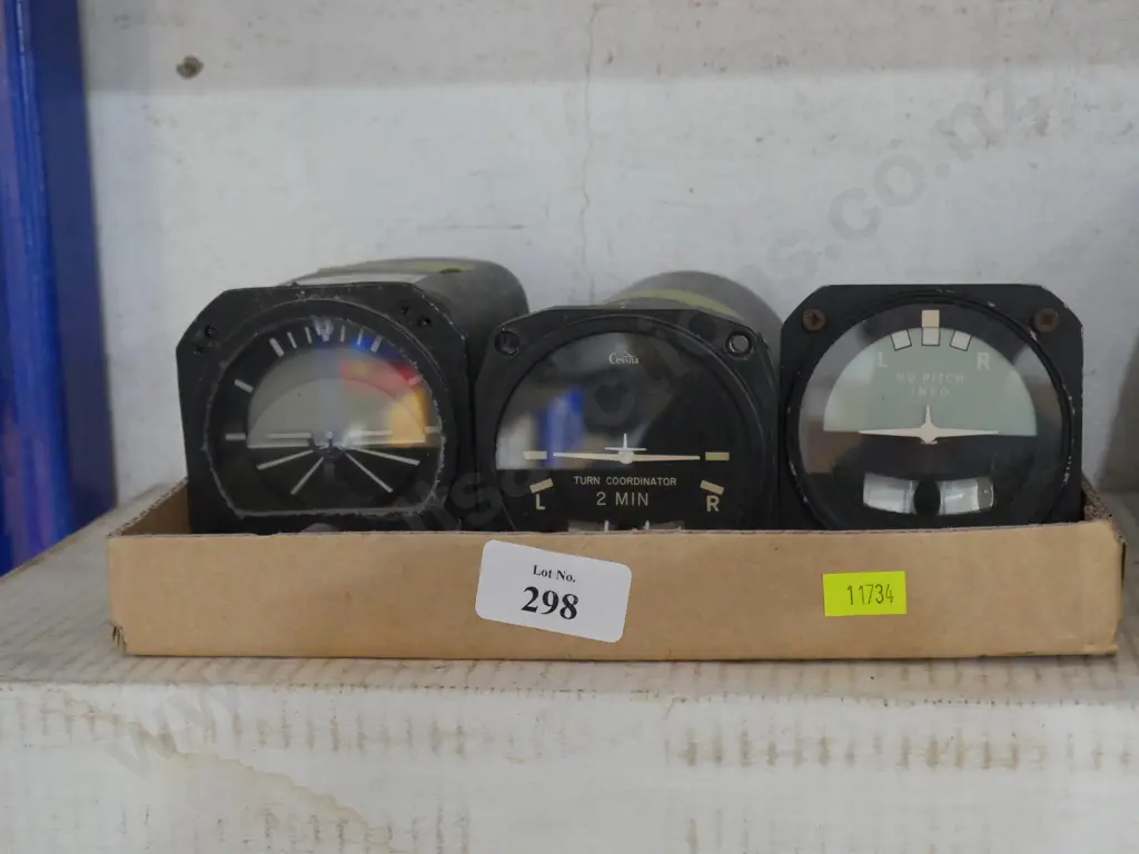 3 aircraft gauges Image 1++