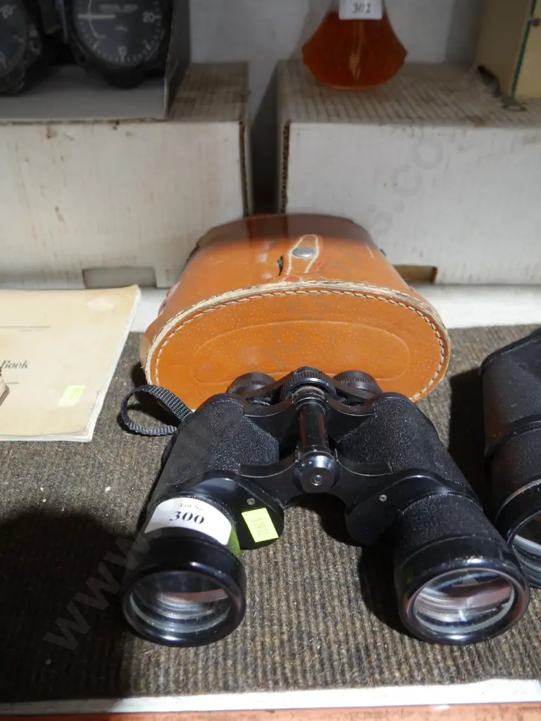 Binocular and case Image 1++