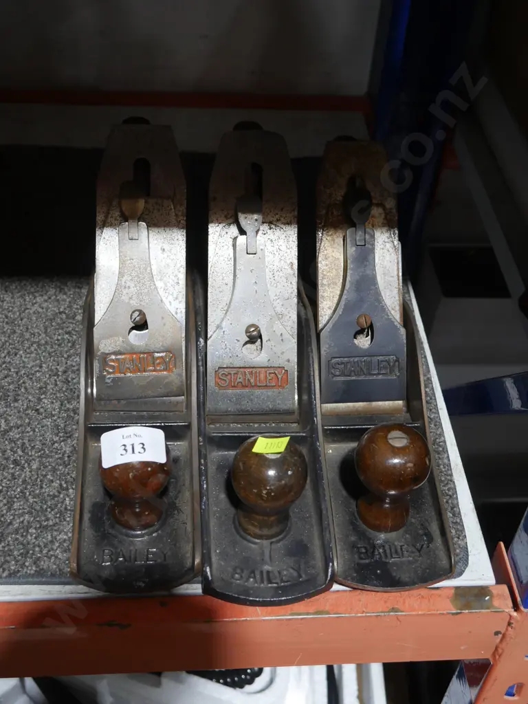 3 wood planes Image 1++