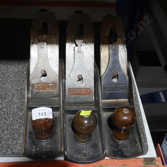 3 wood planes