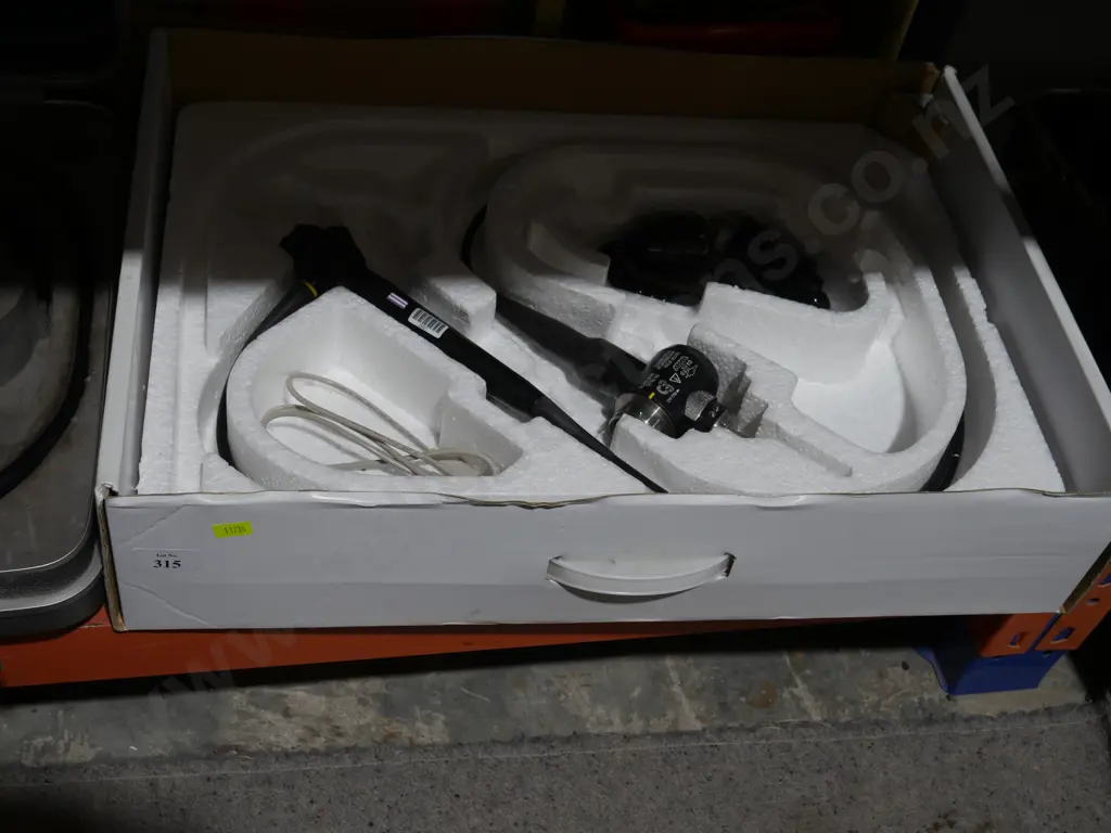 2 Olympus endoscopes Image 1++