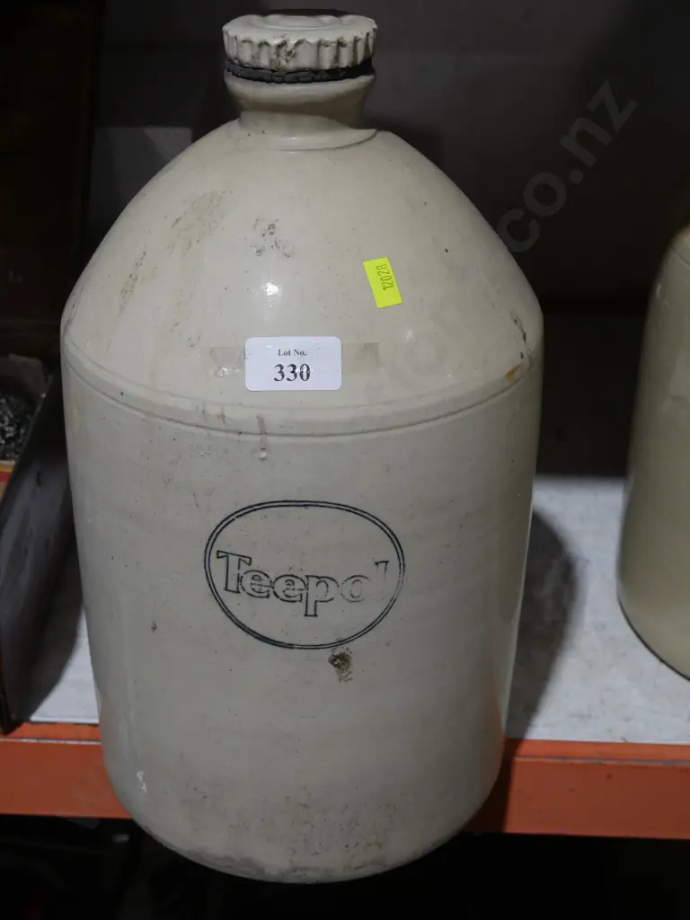 Teepol stone jar Image 1++