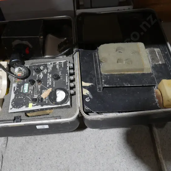 Helicopter rotor blade balancer analyzer