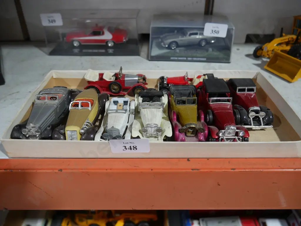 9 models of vintage cars Image 1++
