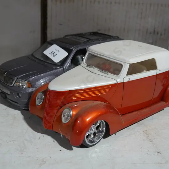 2 model cars