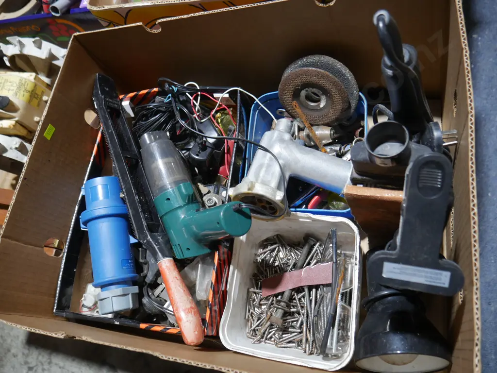 Garage sundries Image 1++