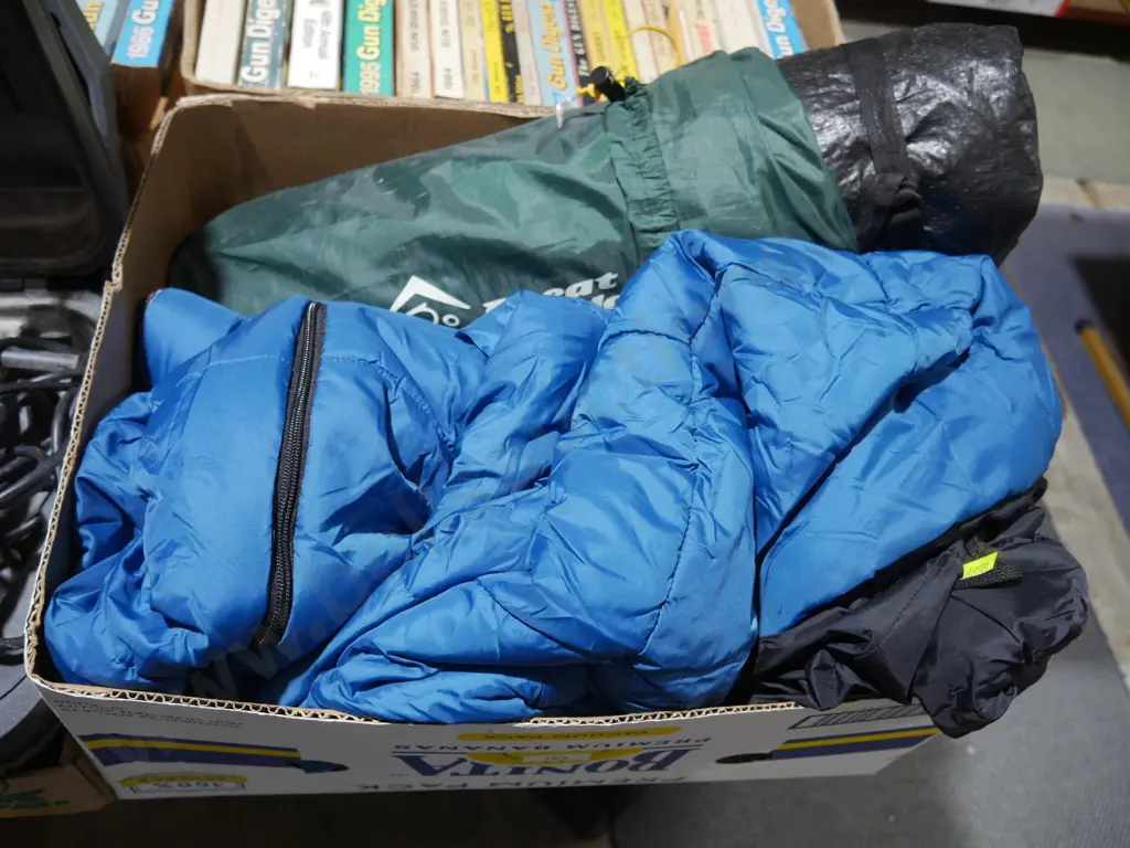 Sleeping bag and tent Image 1++