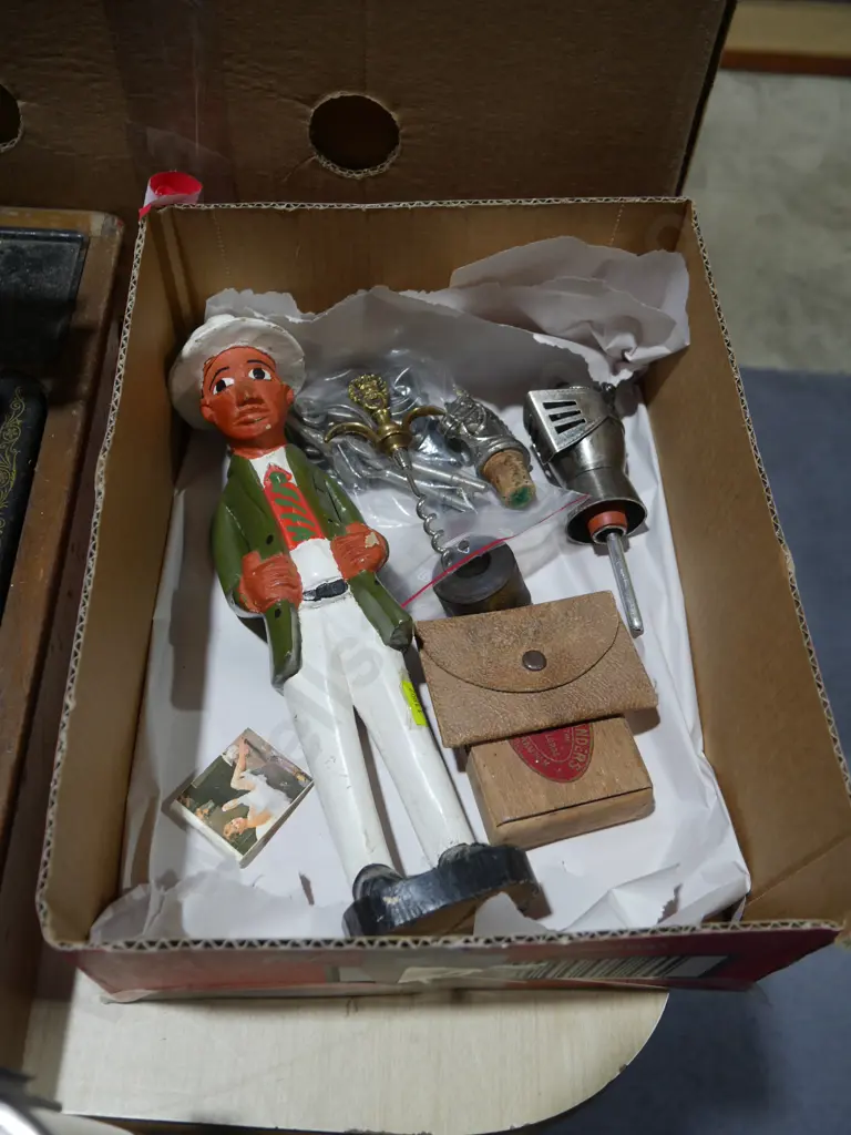 Wooden figurine, keys, etc Image 1++