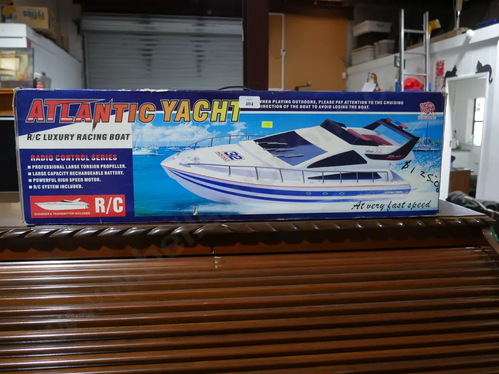 RC boat Image 1++