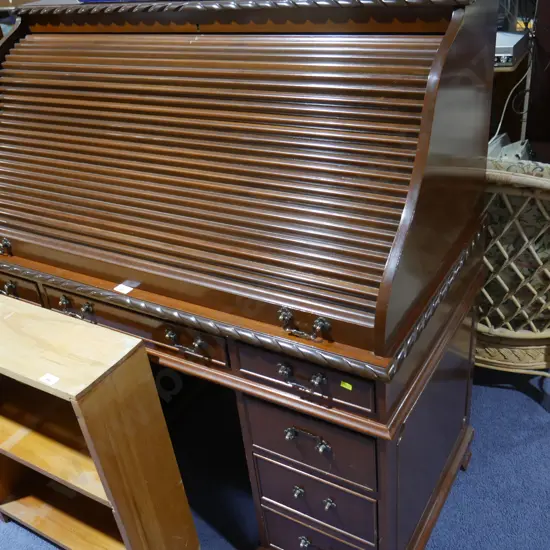 Roll top desk
